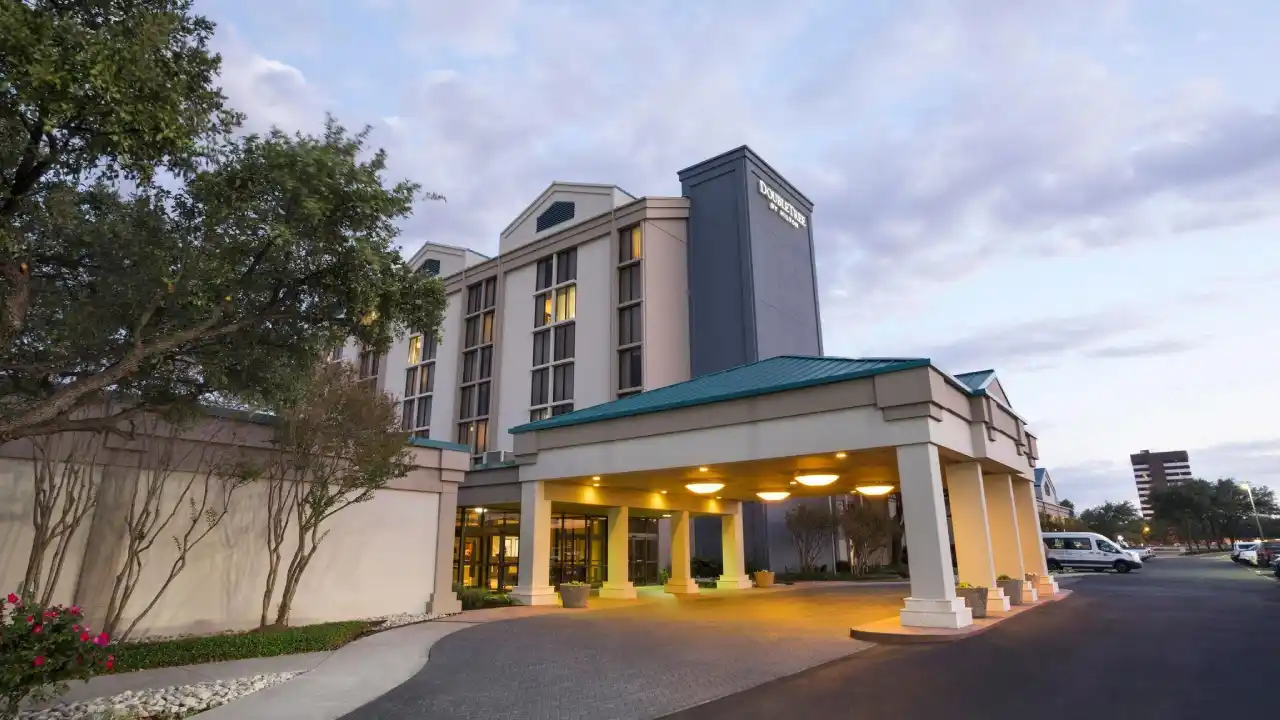 DoubleTree by Hilton Hotel in Dallas at DFW Airport: Rooms, Pricing, and Features