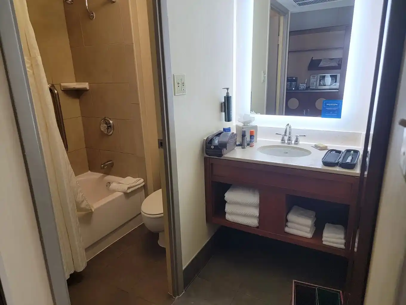 DoubleTree by Hilton Hotel bathroom view