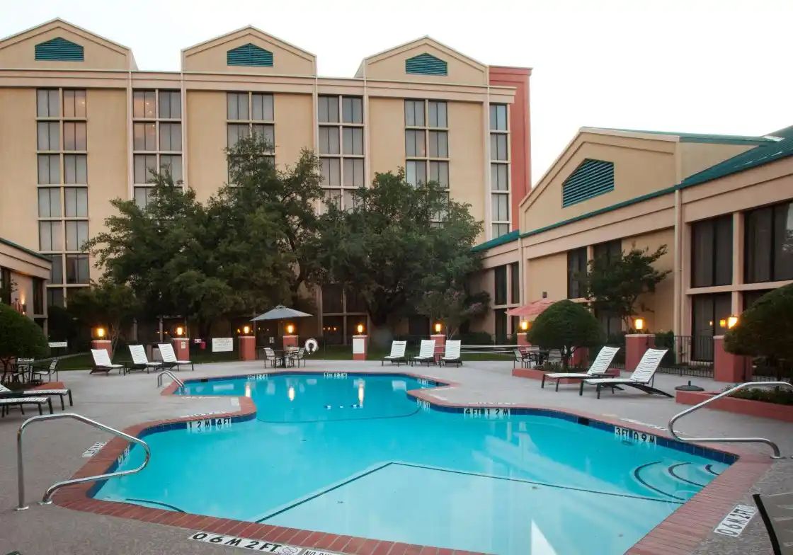 doubletree by hilton hotel swimming area view