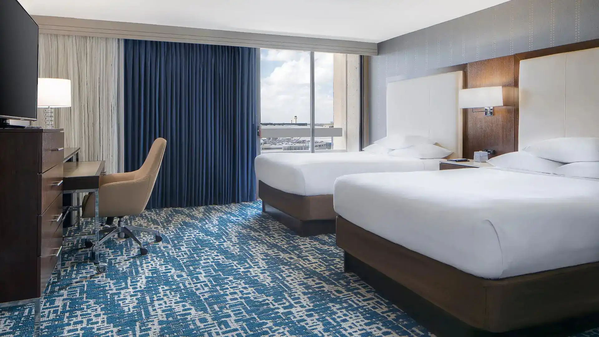 Hyatt Regency DFW Airport hotel bedroom view