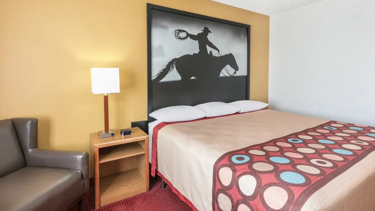 Super 8 by Wyndham Grapevine DFW Airport Northwest bedroom view