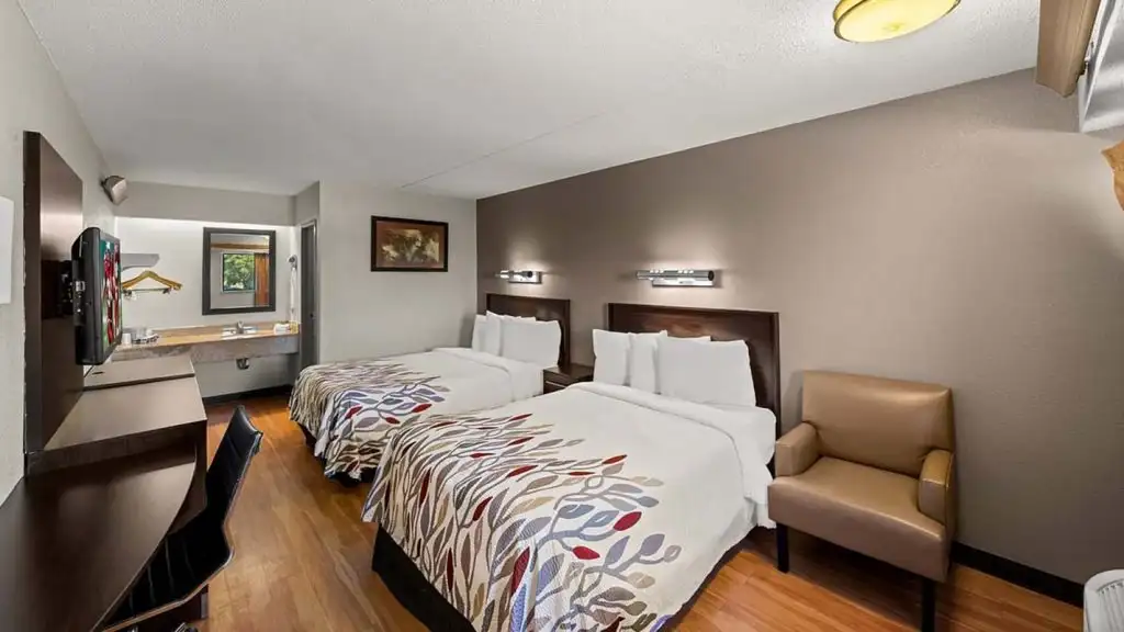 Red Roof Inn Dallas, DFW Airport North Two BedRoom View