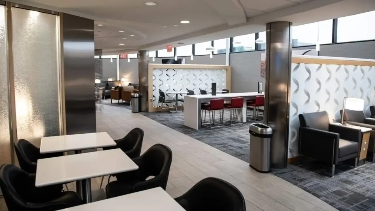 Admirals Club at Dallas/Fort Worth Airport (DFW): Locations, Access, and Services